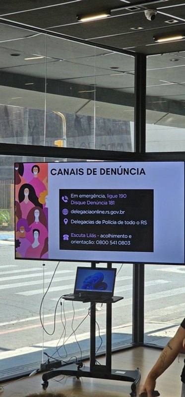 Participantes de evento sobre direitos da mulher